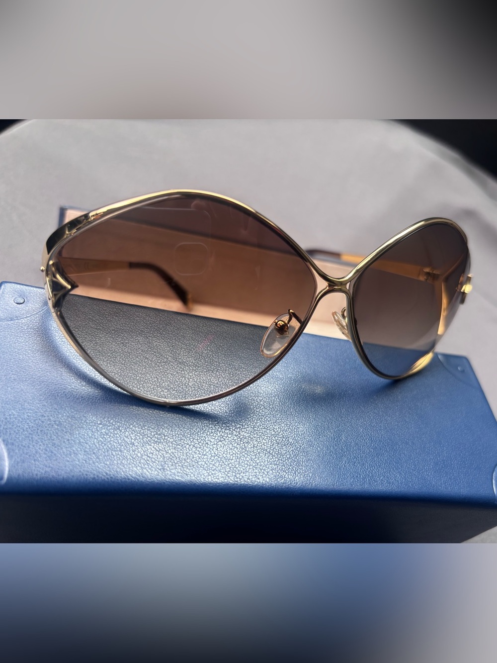 Louis Vuitton Gold Frame Brown Lens Women's Sunglasses - Picture 3 of 5
